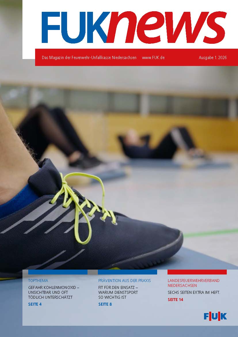 Das Bild zeigt auf dem Rücken liegende Sportler. 